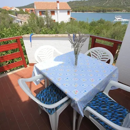 Apartment By The Sea Cove Mala Lamjana, Ugljan - 347 *